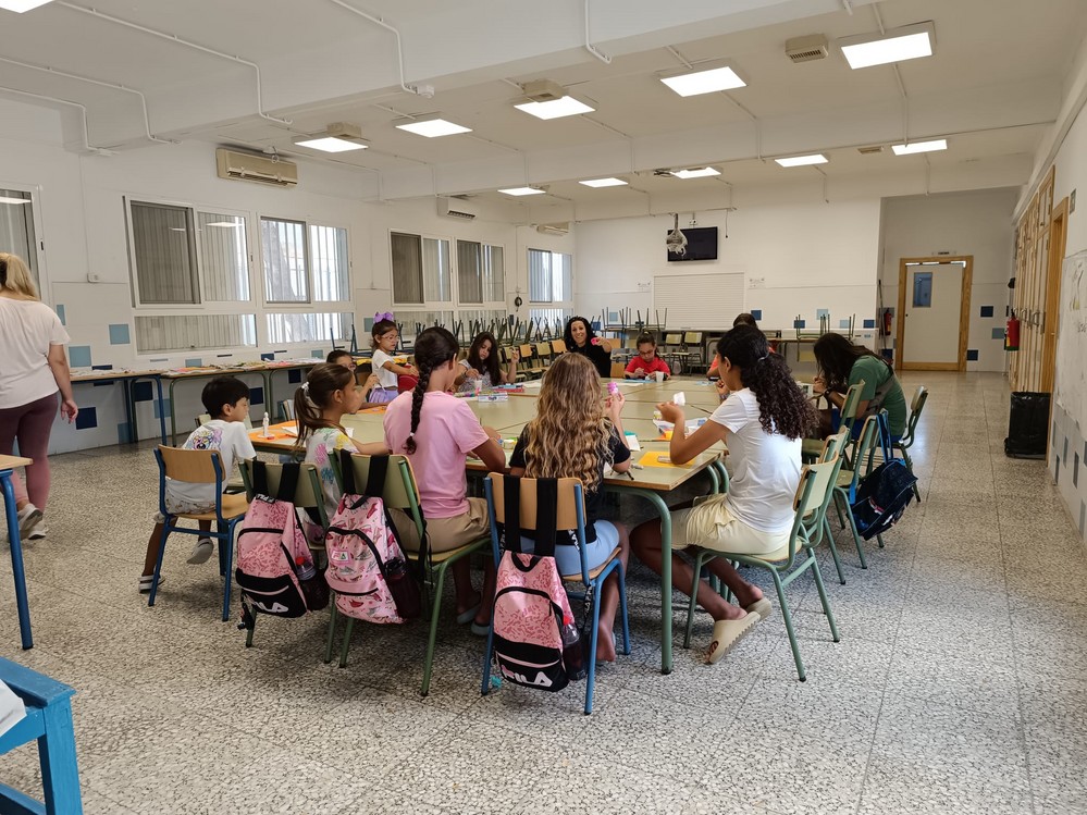 Medio centenar de menores establecen vínculos de respeto y convivencia en la Escuela de Verano de Matagorda