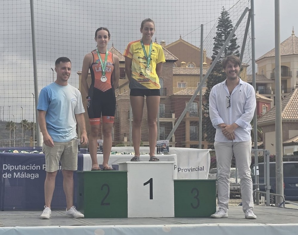 Laura Fernández, del Triatlón El Ejido, subcampeona de Andalucía de acuatlón