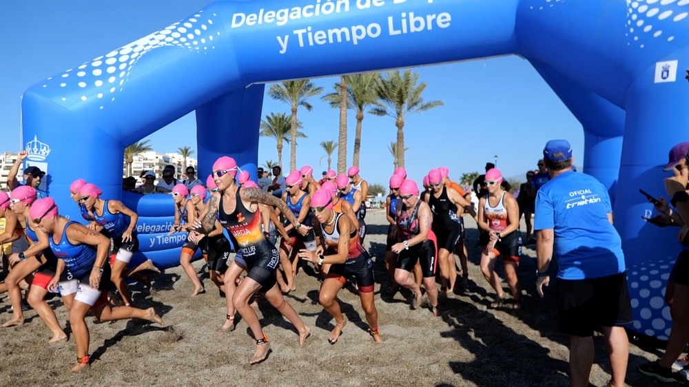 Abierto el plazo de inscripción para participar en el VIII Triatlón Cros “Ciudad de Roquetas de Mar”