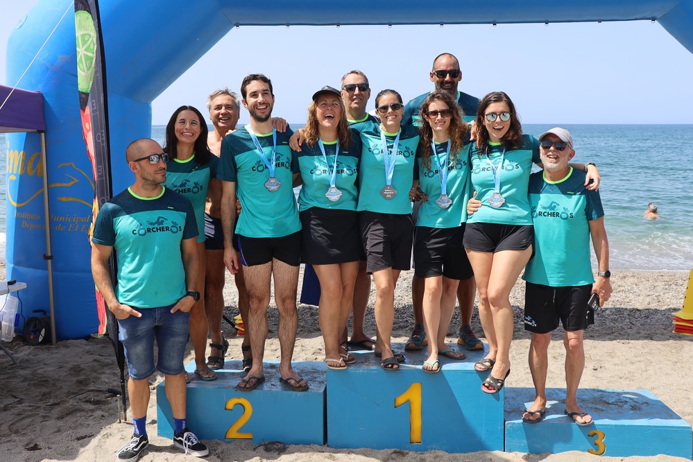 Laura López y Gonzalo Navarro se alzan con el primer puesto en la Travesía a Nado de Balerma