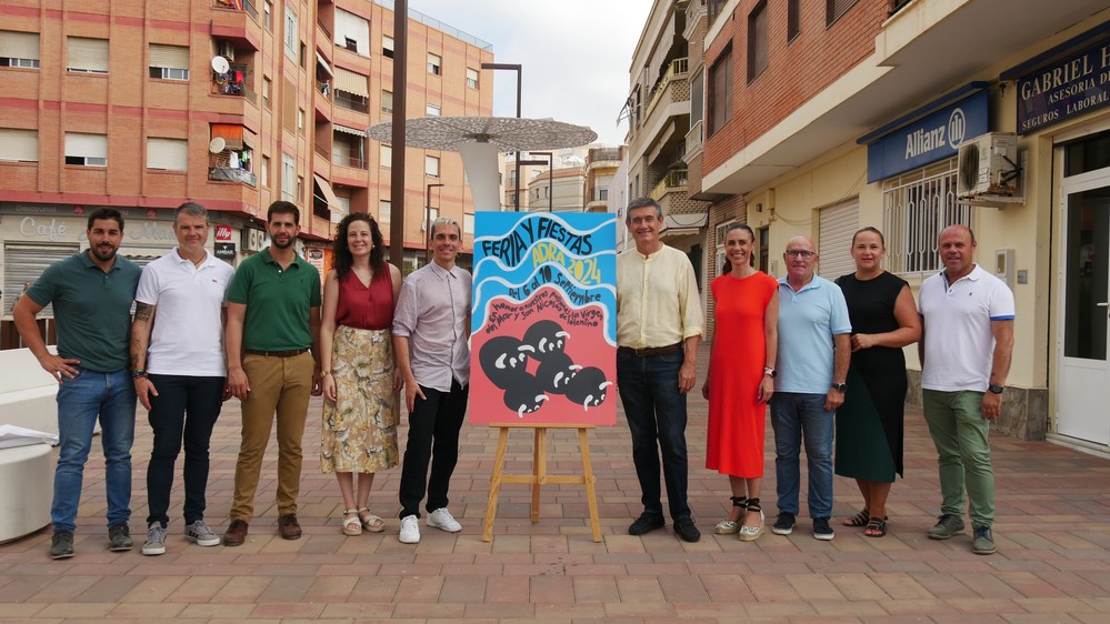 El tradicional encierro de San Nicolás de Tolentino protagonista en el cartel de la Feria de Adra