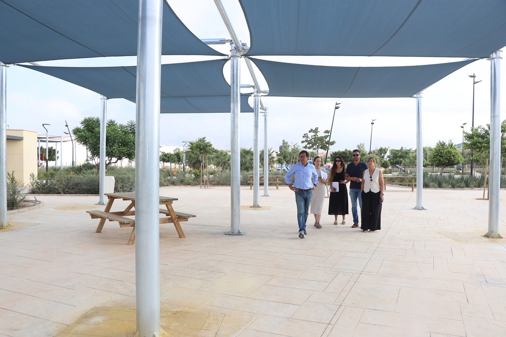 El Parque San José reabre con nueve zonas de sombreado que ocupan 1000 metros cuadrados