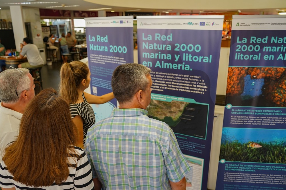 La educación ambiental y la concienciación sobre el cuidado del mar y el litoral llegan al Mercado de Abastos