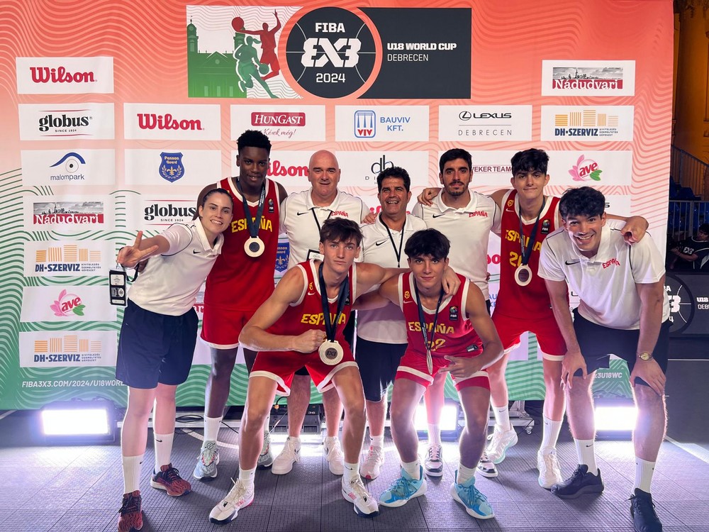 La selección masculina de 3x3 U18 se proclama subcampeona del mundo con Raúl Fernández como entrenador