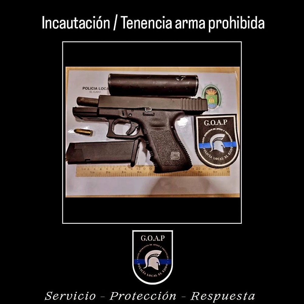 Detienen a un hombre que portaba un arma de 9mm cargada y con el número de serie borrado en El Ejido