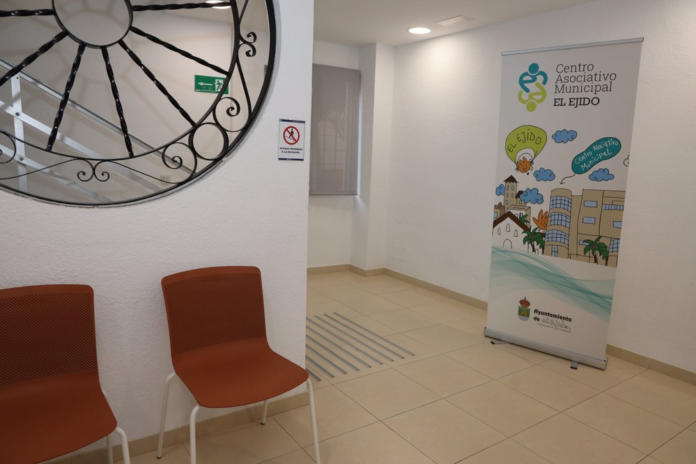 El Consistorio ejidense fomenta la participación ciudadana con la cesión de instalaciones a las asociaciones del municipio