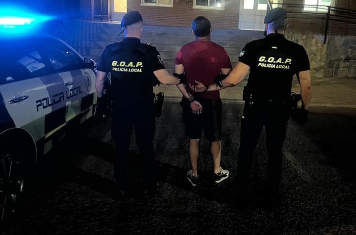 Detienen en Las Norias a un fugado de la Justicia mientas conducía sin carnet