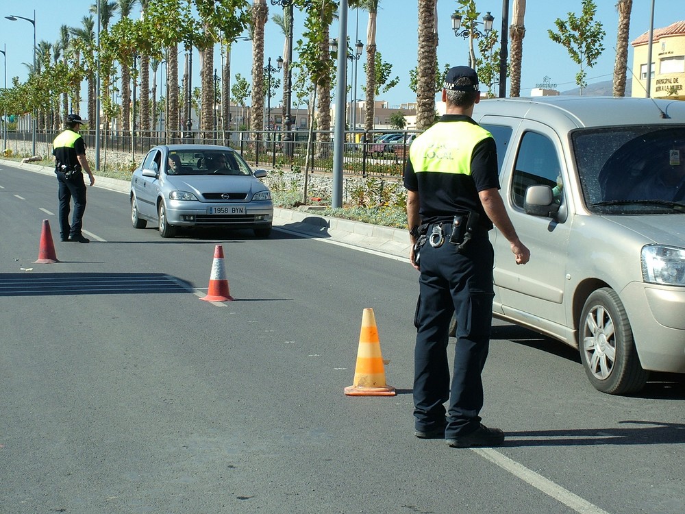 Instalan cámaras para la vigilancia del tráfico en Vícar