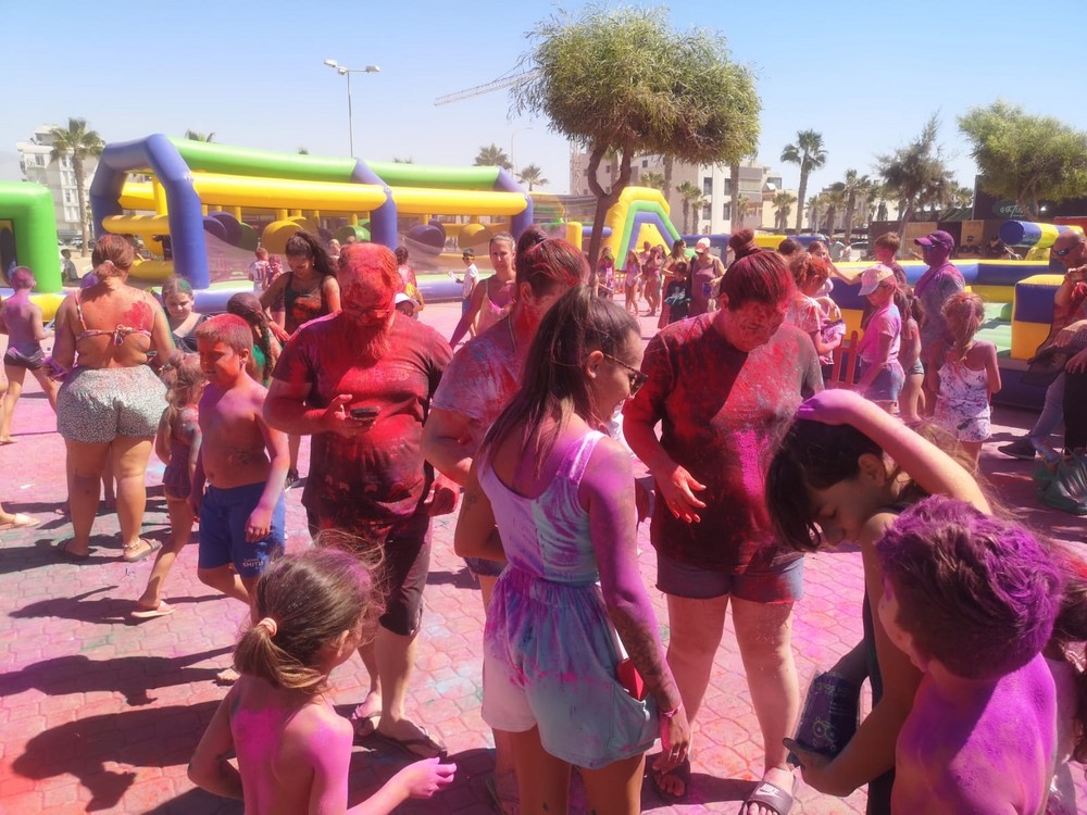 La ‘Aventura Loca’ y ‘Holly Party’ de la Feria de Adra 2024 reúne a los más pequeños de la ciudad