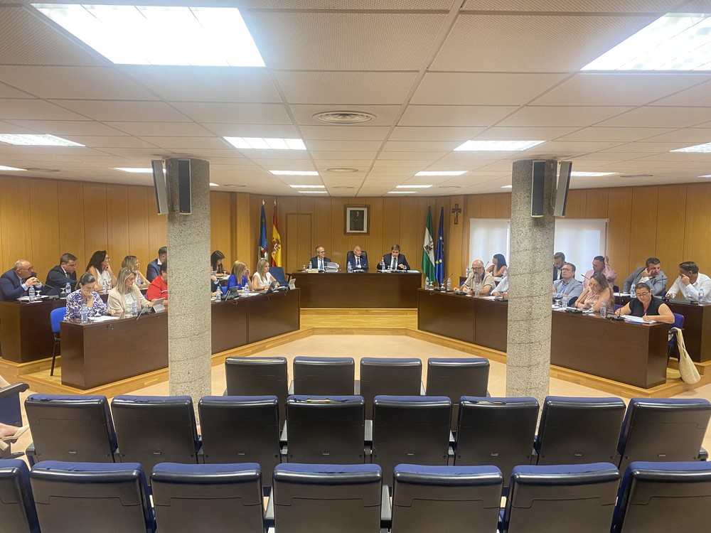 El Ayuntamiento de Roquetas de Mar arranca el curso político con la celebración de un pleno ordinario