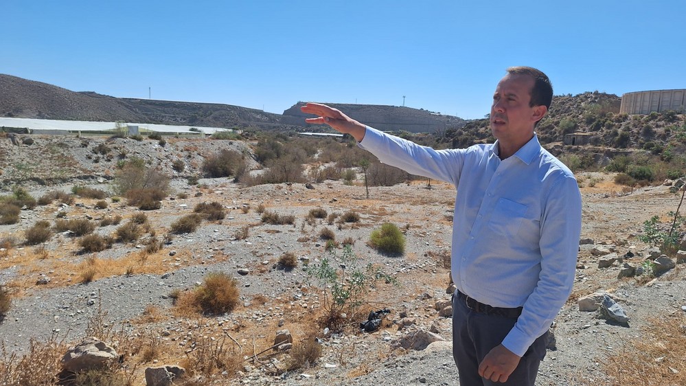 El subdelegado subraya la inversión de 3,6 millones del Gobierno en la adecuación del cauce del río Adra para evitar inundaciones