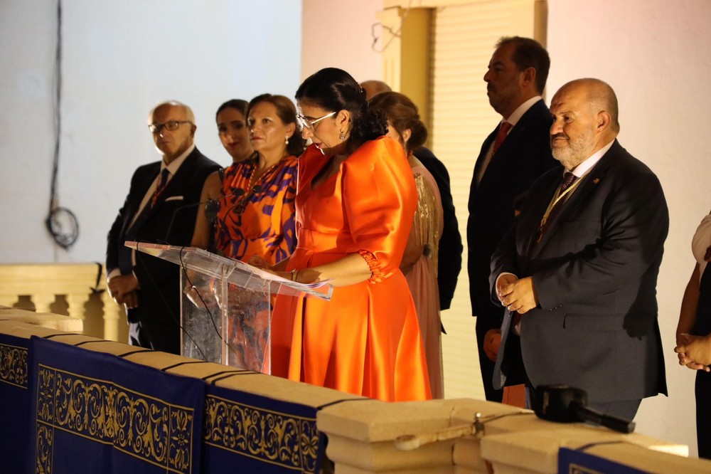 Inmaculada Bonachera oficia el pregón de las fiestas de Dalías ante un numeroso público