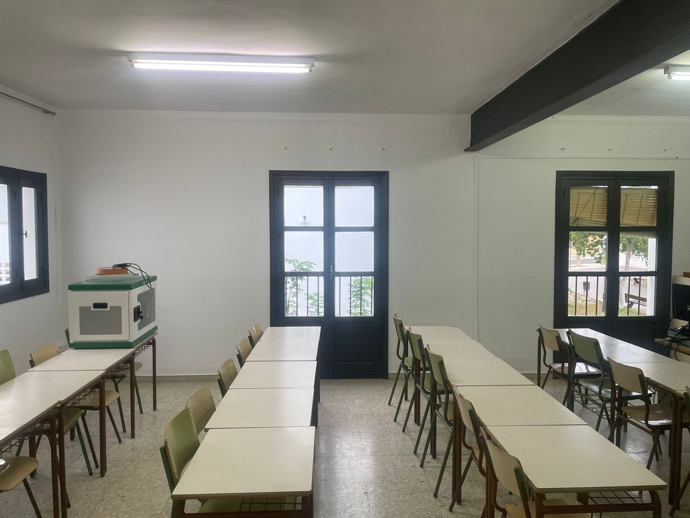 Educación y Servicios ponen a punto los centros educativos de La Mojonera