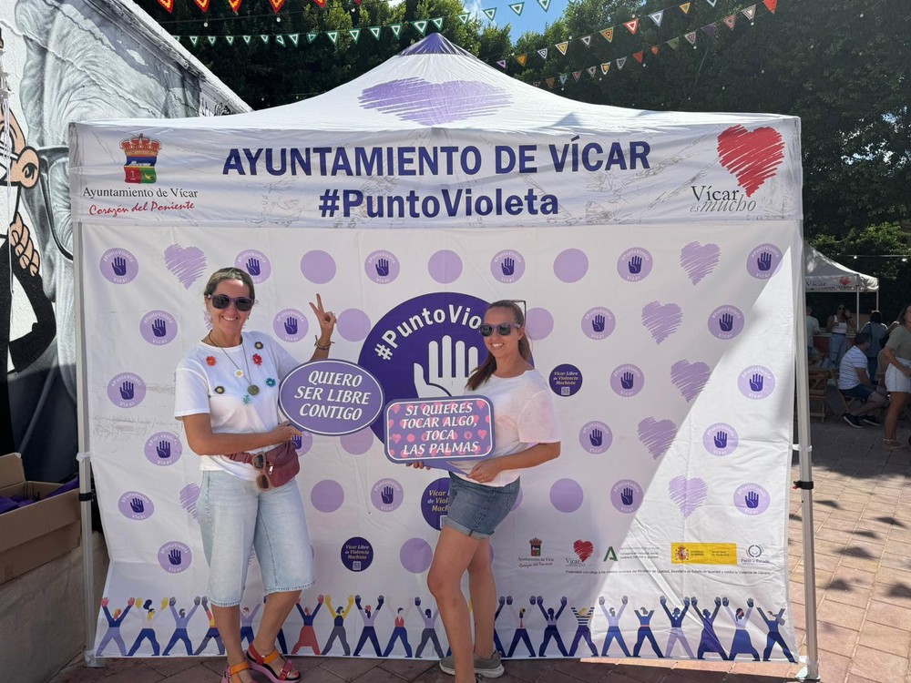 El Punto Violeta en Vícar fomenta la cultura del respeto y la no violencia entre más de 700 personas durante el verano