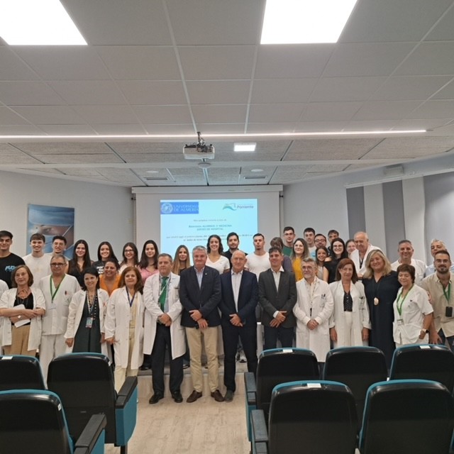 El Hospital Universitario Poniente recibe a los primeros alumnos de Medicina en prácticas de la Universidad de Almería
