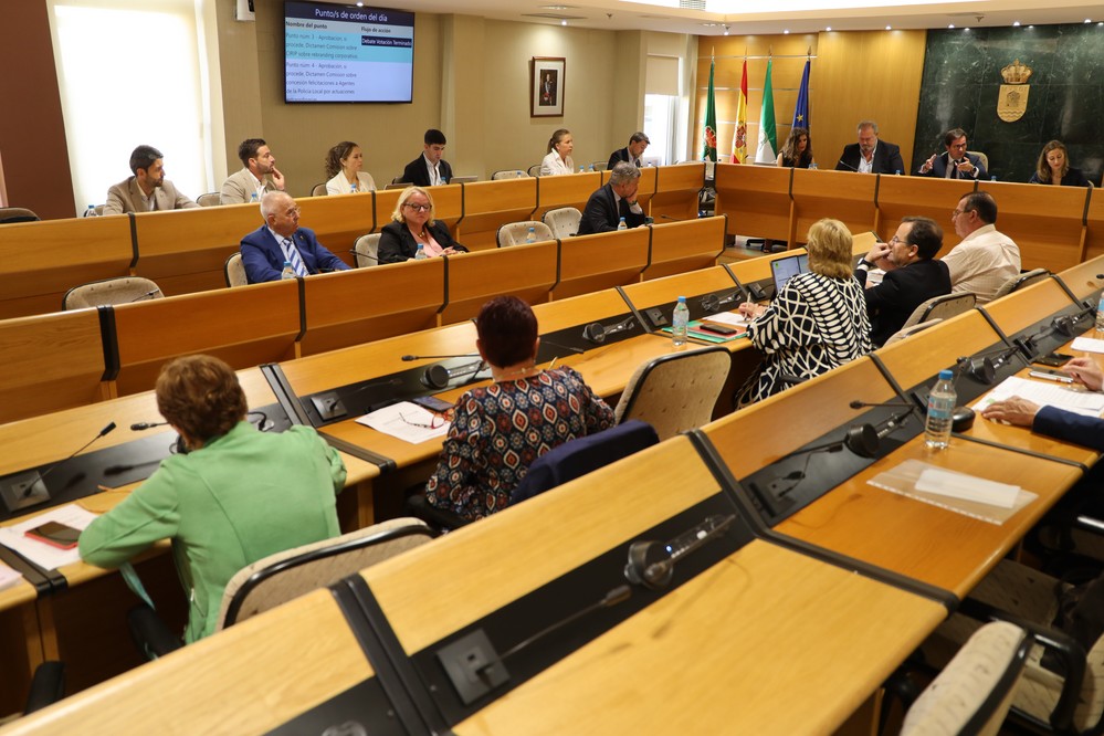 El Pleno de El Ejido aprueba una moción en defensa de un sistema de financiación "justo y solidario" entre las comunidades