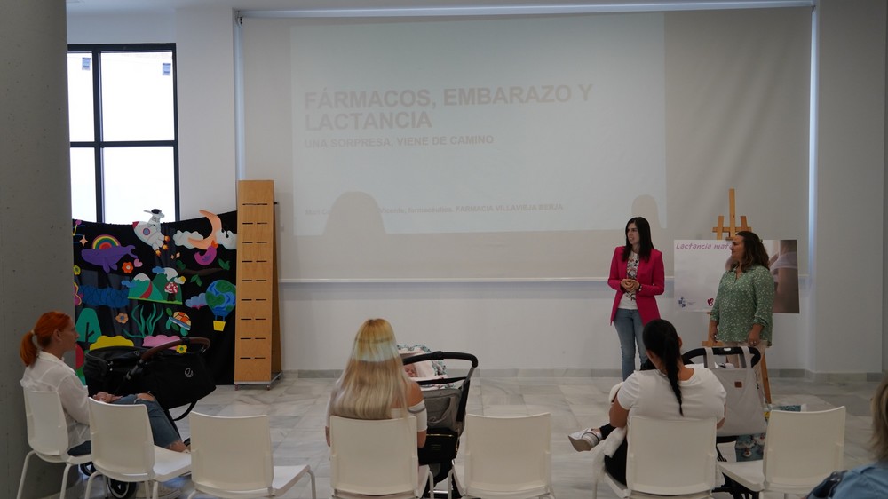Empieza la Semana de la lactancia materna en la Biblioteca de Berja