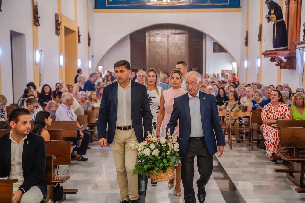 Misa y tradicional ofrenda floral a la Virgen del Rosario, Patrona de Roquetas de Mar