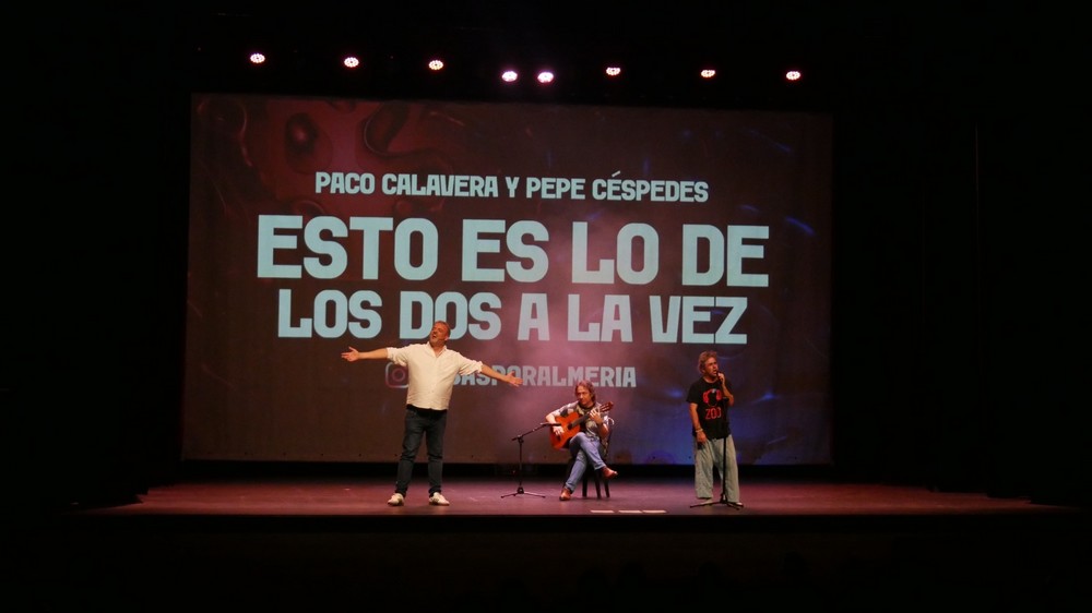 Paco Calavera y Pepe Céspedes llenan de humor y de público el Auditorio Ciudad de Adra