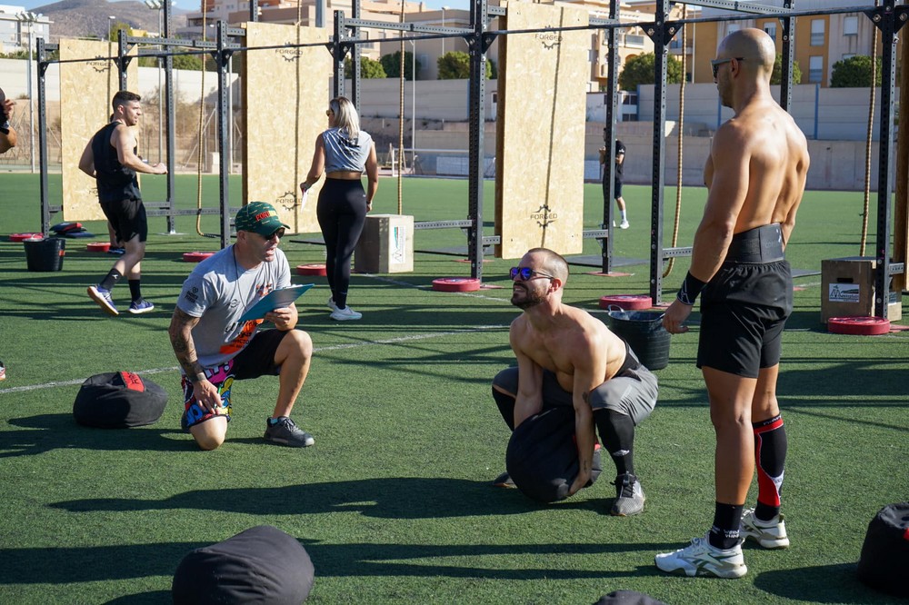 El mundo del Crossfit exhibe su fuerza en Vícar