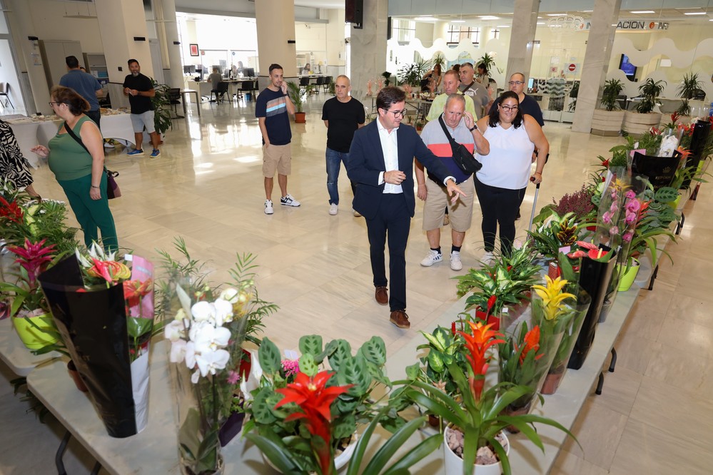 Los usuarios del Taller de Jardinería Municipal de Salud Mental exhiben sus trabajos