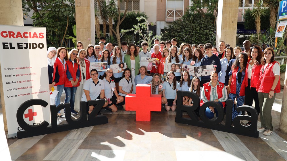 El Ejido conmemora el Día de la Banderita de Cruz Roja dando a conocer su labor humanitaria