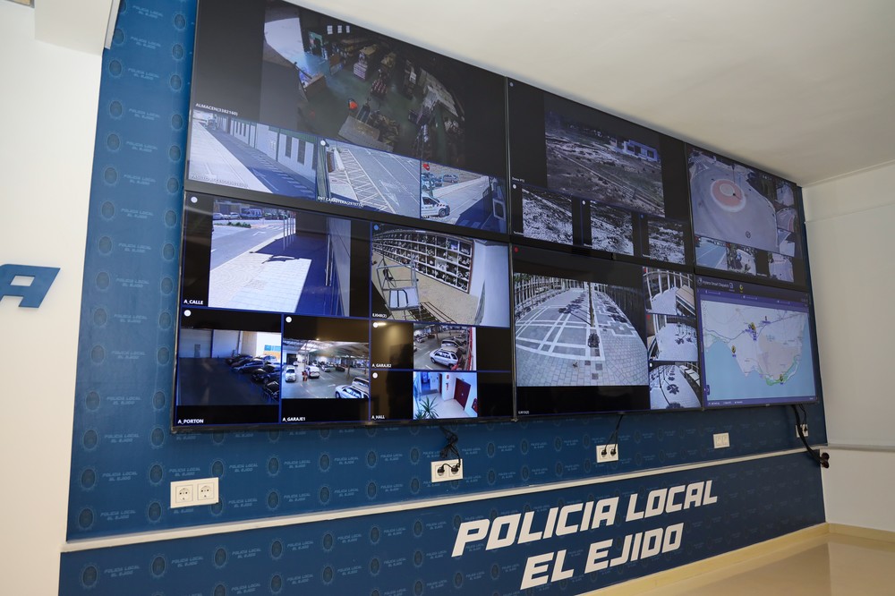 El sistema de videovigilancia permite la detención del responsable de vandalizar varios vehículos en el Bulevar de El Ejido
