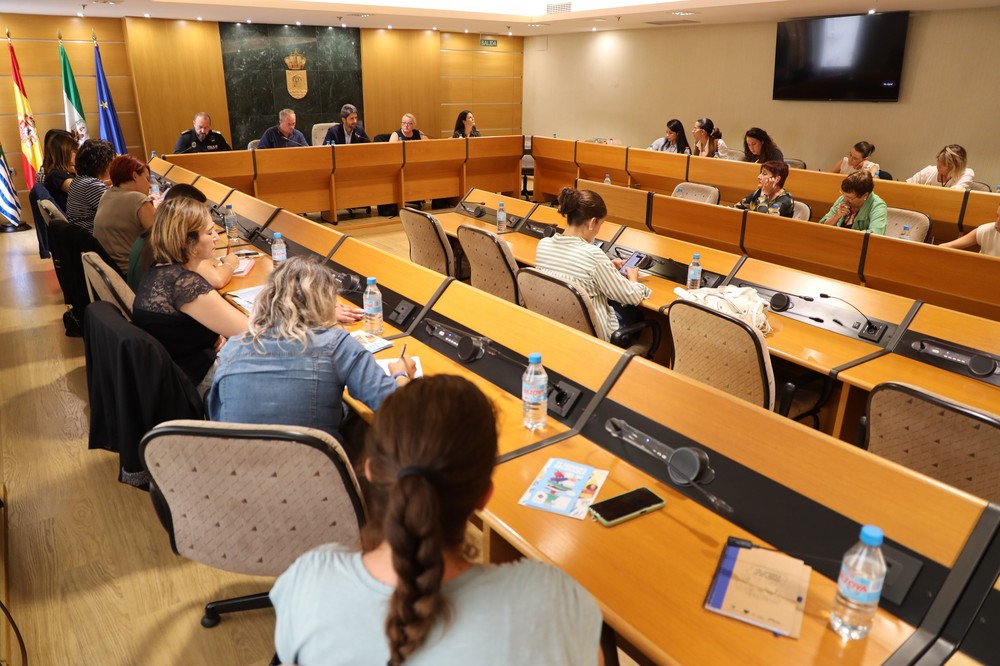 El Consejo Municipal de AMPAS aborda el comienzo del curso 2024/25, analizando las necesidades en infraestructuras educativas, la puesta a punto de los centros y la seguridad