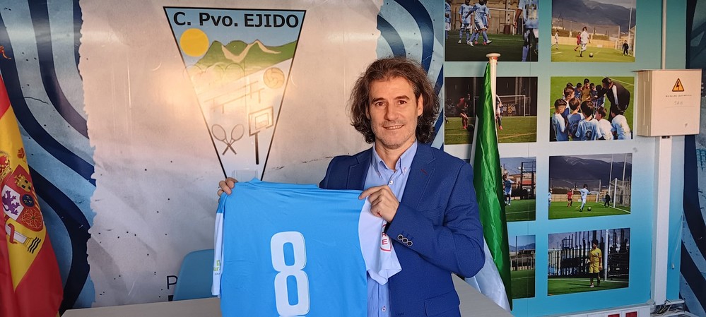 El Polideportivo El Ejido presenta a su nuevo director general, Ángel González Becerra