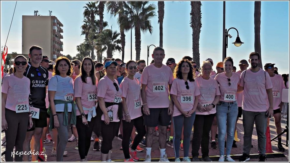 Éxito absoluto en Adra con más de 400 participantes en la carrera solidaria ‘En marcha contra el cáncer’
