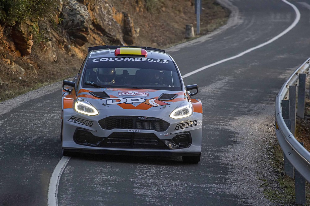 El piloto granadino, Pedro David Pérez, y el copiloto vicario, Alejandro Leseduarte, se disputarán el Campeonato de Andalucía tras su triunfo en Sevilla