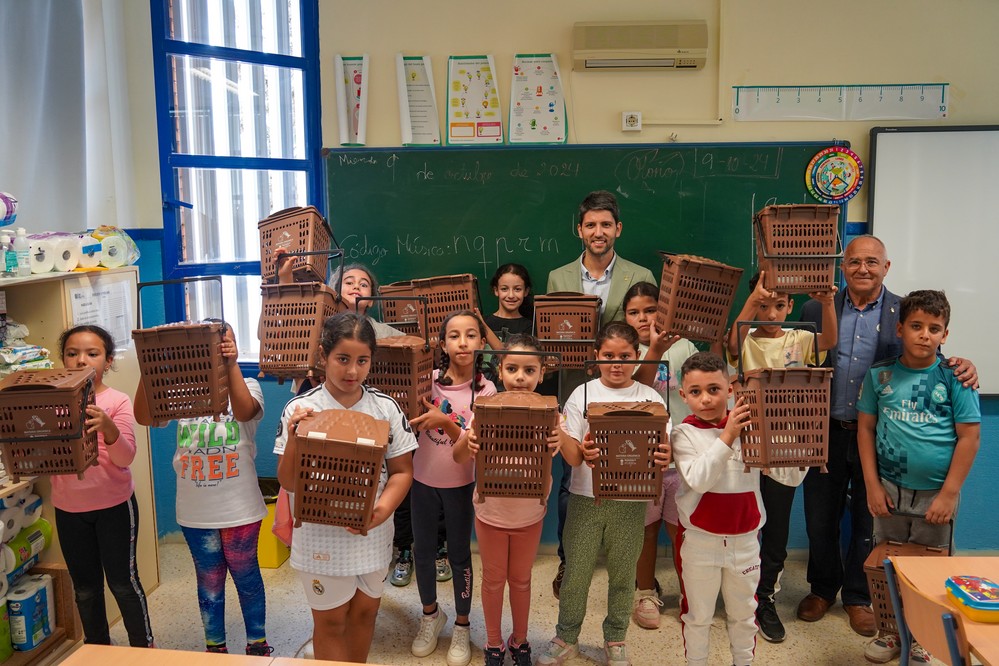 Más de 700 escolares de El Ejido aprenden sobre el correcto uso del contenedor marrón