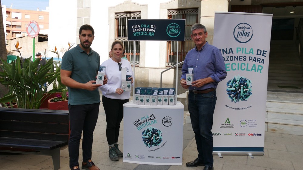 Adra se compromete con el medio ambiente sumándose a la campaña de concienciación ‘Una Pila de Razones’