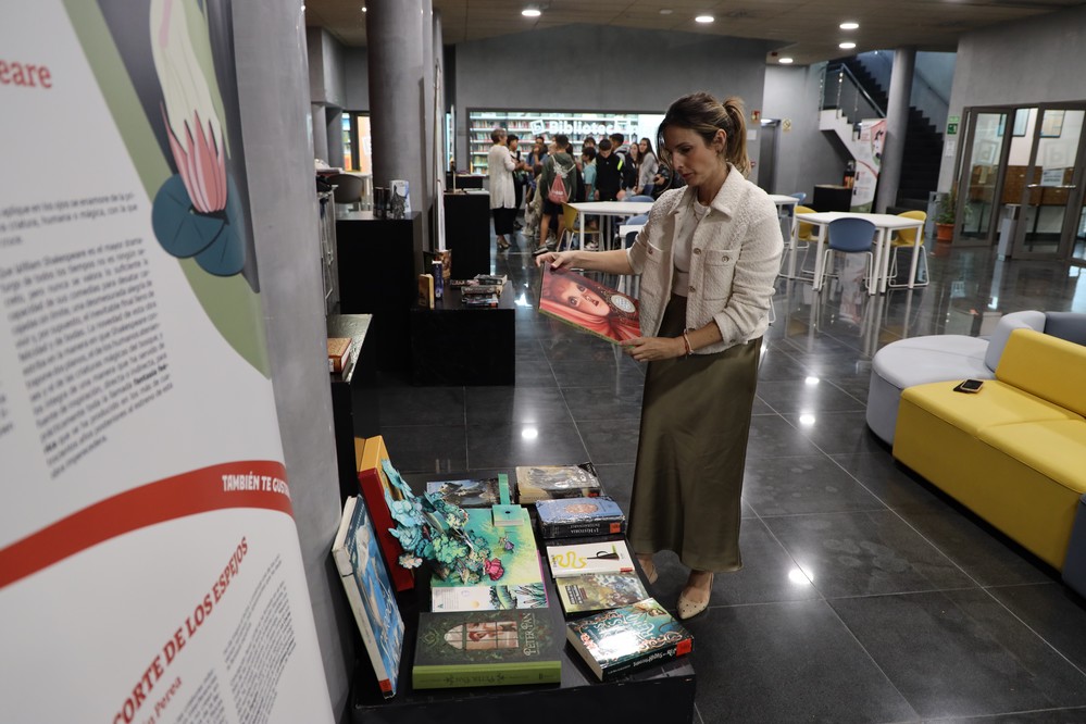 La exposición ‘Brönte, Shakespeare y otros frikis’ centra las actividades por el Día de las Bibliotecas