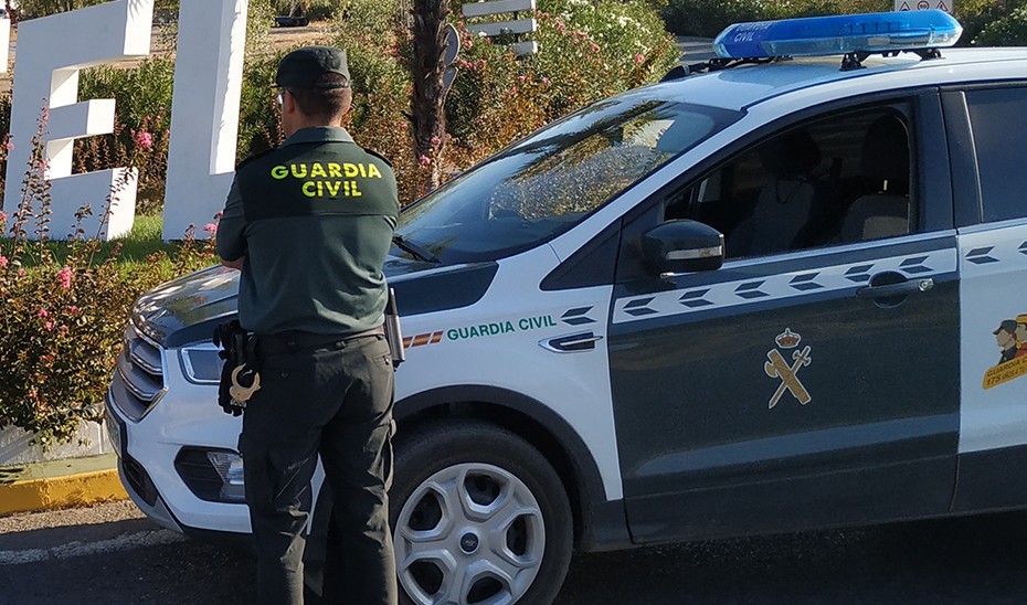 Un herido grave por una explosión en un almacén de El Ejido