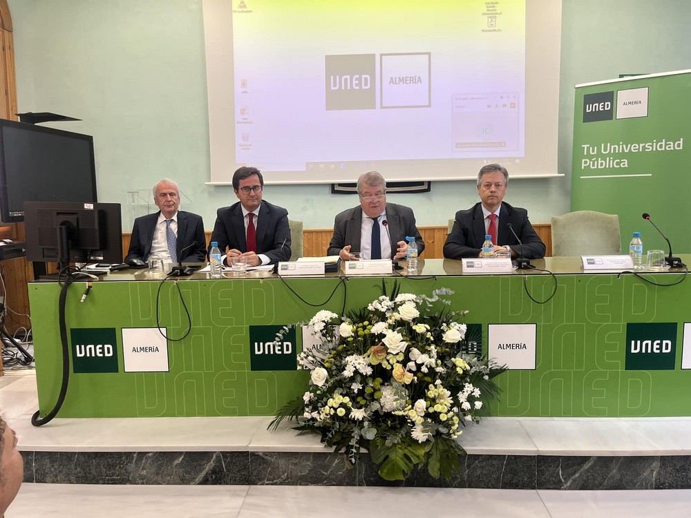El alcalde participa en la clausura del XXV Simposio sobre ‘Actualización en Derecho Administrativo’ y en la creación del Seminario ‘Cesar Tolosa Tribiño’