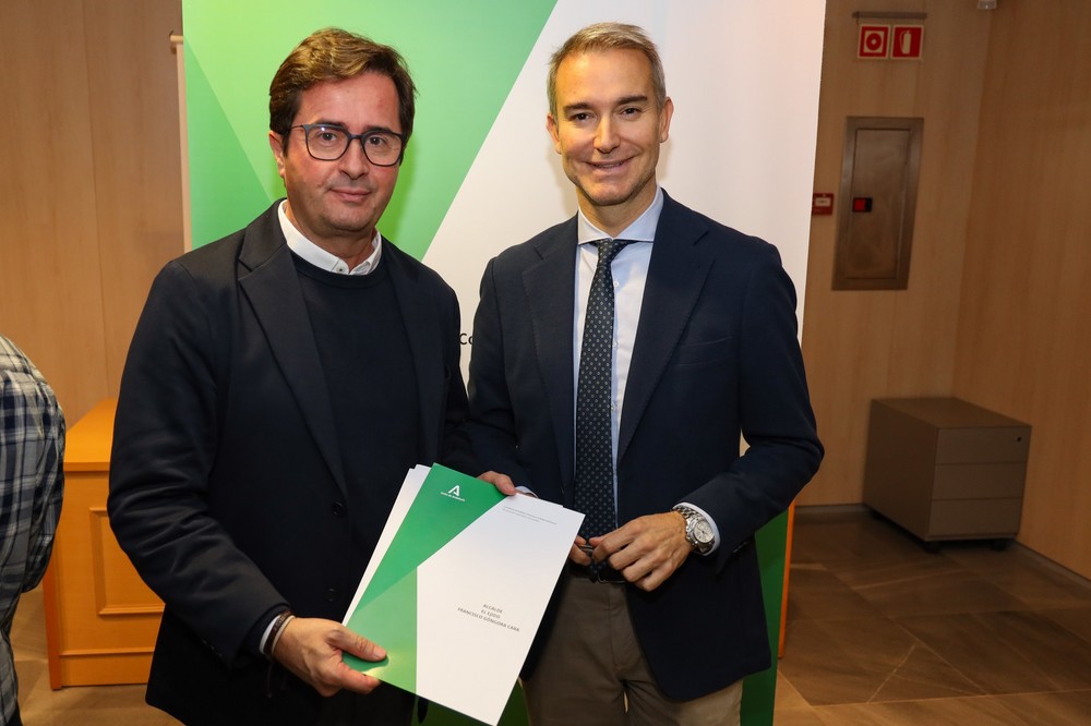 El Ayuntamiento ejidense recibe una subvención de 462.000 € de la Junta de Andalucía para contratar a 44 desempleados mayores de 45 años