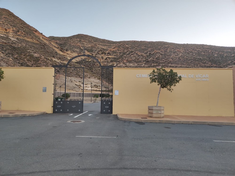 Vícar prepara sus cementerios de cara a la festividad de Todos los Santos