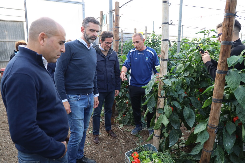 El consejero de Agricultura se interesa por los daños de la DANA en El Ejido