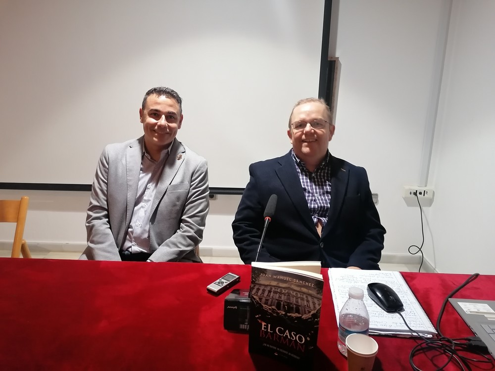 Juan Manuel Sánchez presenta su cuarta novela ‘El Caso Barman’ en el Castillo de Santa Ana en Roquetas de Mar