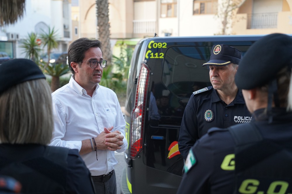 16 agentes de Policía Local de El Ejido se trasladan a Valencia para ayudar en las zonas más afectadas por la DANA