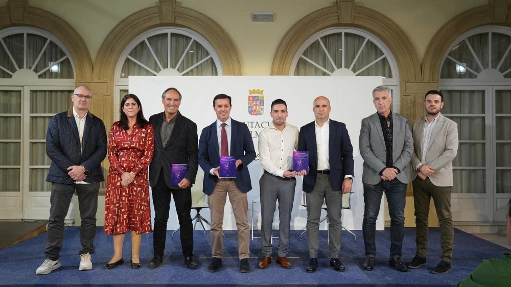 Guillermo Pérez presenta ‘Más allá de ganar’ en la Diputación de Almería