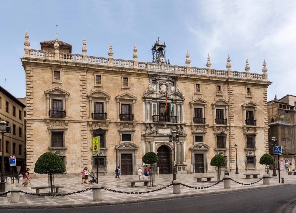 El TSJA reduce la condena del masajista detenido en El Ejido por abuso sexual