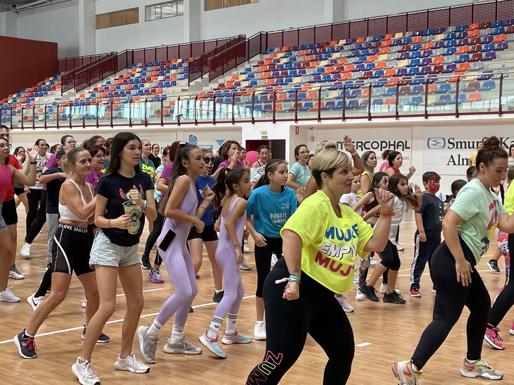 Los bailes y movimientos de Zumba regresan al Palacio de Deportes Ciudad de Vícar
