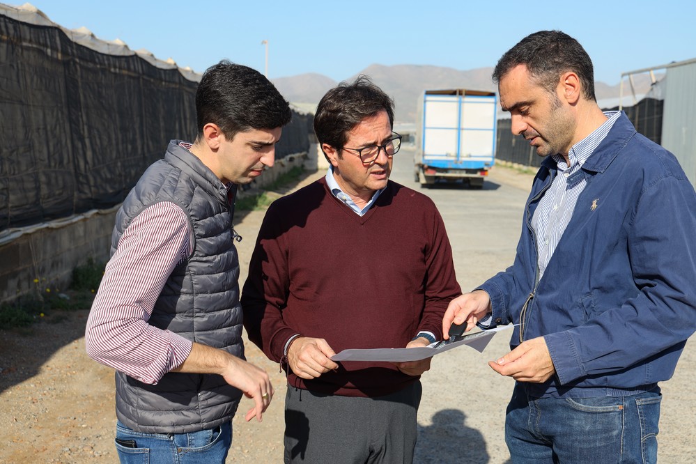 El Ejido continúa con la mejora y acondicionamiento de la red de caminos rurales