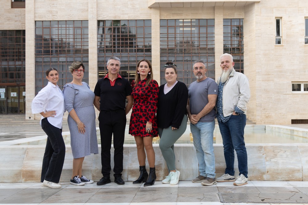 La nueva directiva de la Asociación de Comercios y Servicios de El Ejido inicia la colaboración con el Ayuntamiento para dinamizar la campaña navideña