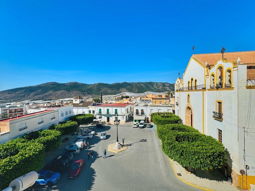 Dalías apuesta por el comercio local con iniciativas para potenciar la actividad en Navidad