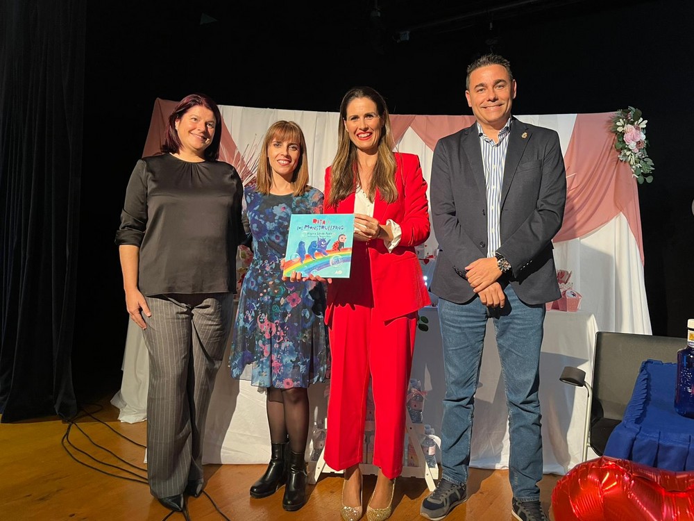 Virginia Lérida y Mariquina Ramos abarrotan la Biblioteca de Roquetas con ‘Rita y los Monstrullying’