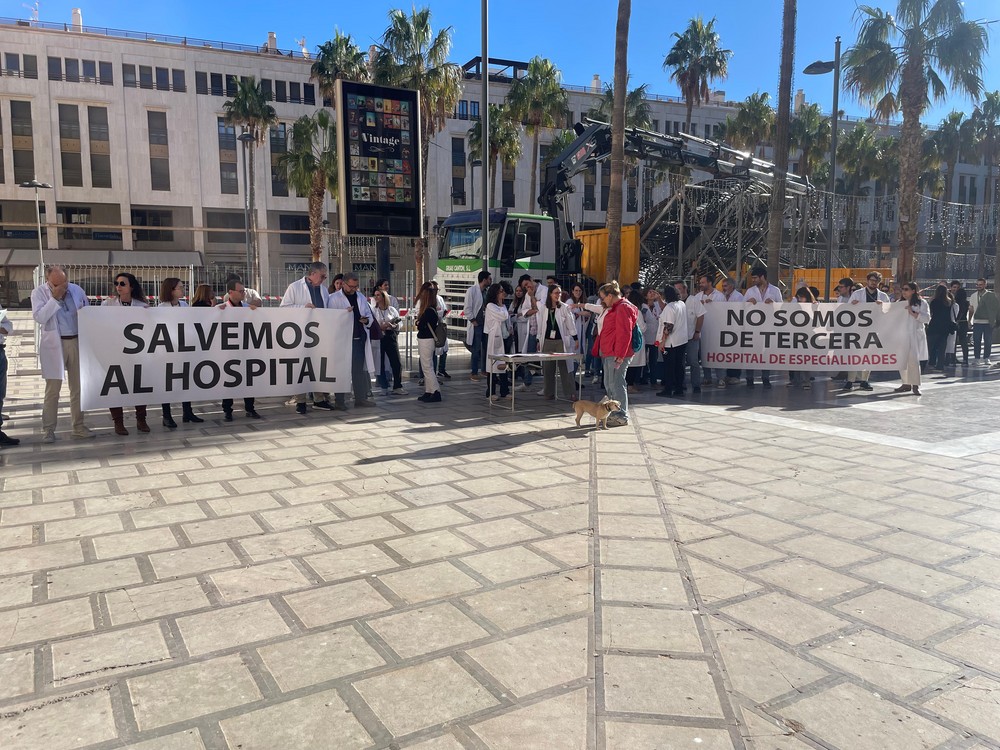 Más del 70% de la plantilla de facultativos del Hospital Universitario Poniente participan en la huelga