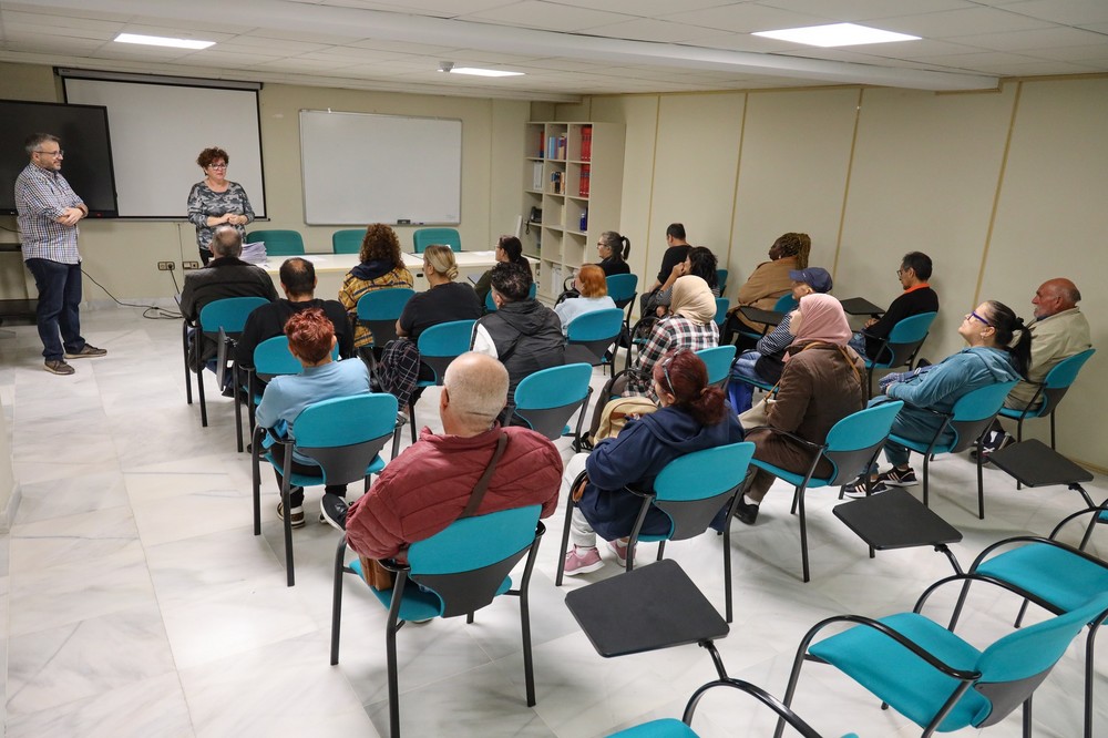Francisco Góngora da la bienvenida a las 44 personas que se incorporan al Ayuntamiento a través del Programa Andalucía Activa